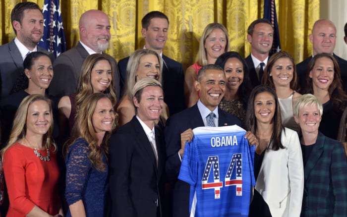 obama-uswnt-gallery.jpg